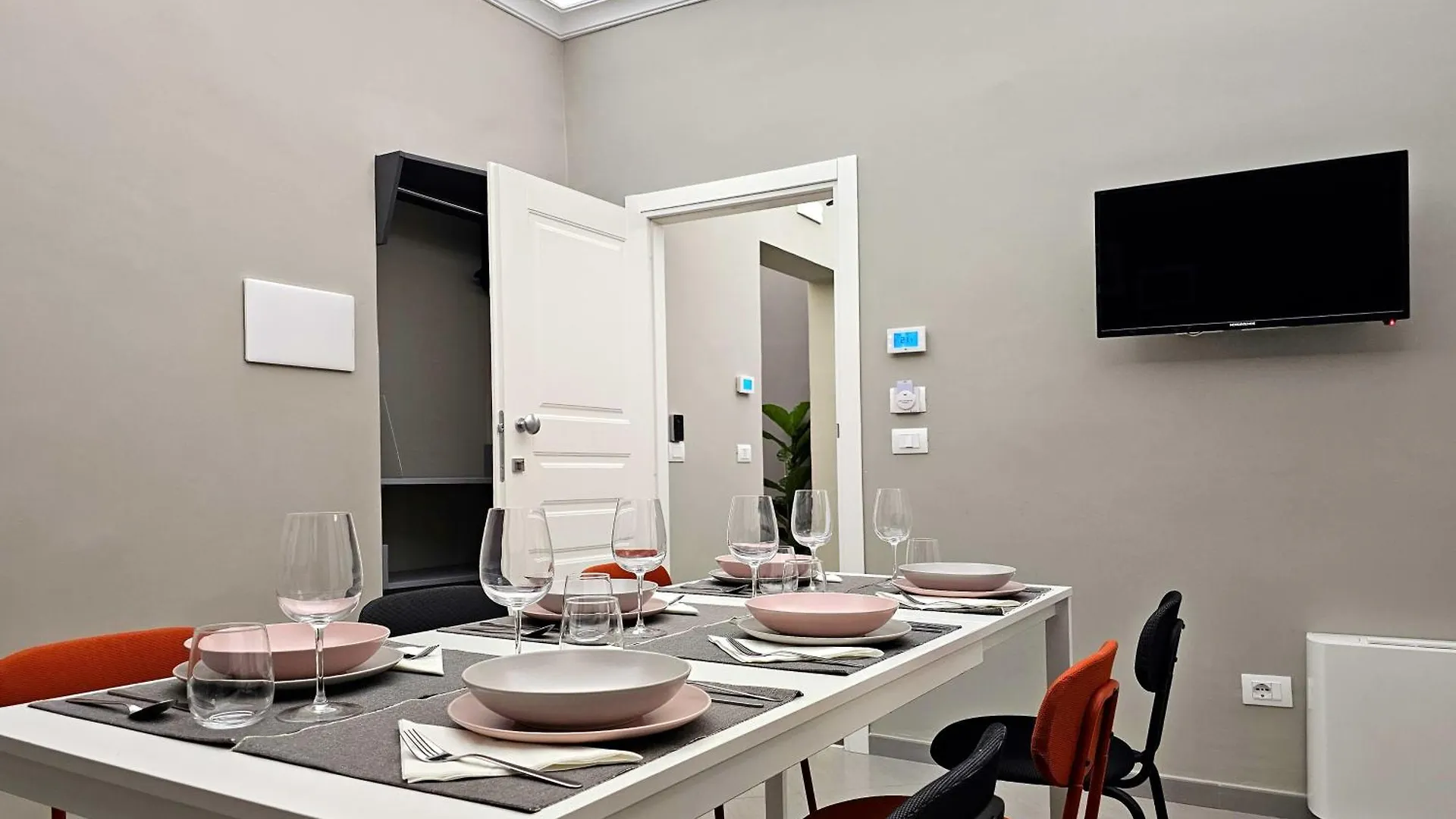 Mira Apartment Catania 0*,  Italien